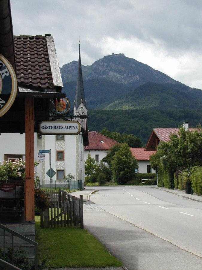 Gaestehaus Alpin - Inkl. Chiemgau-Karte Bergen  Bilik gambar